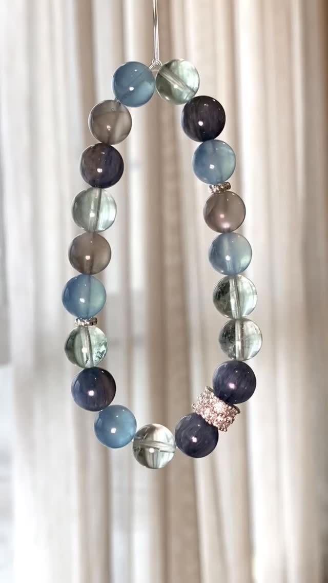 莲花三眼天珠Lotus Three-Eye Dzi Bead🪷 莲花三眼天珠是一种具有深厚