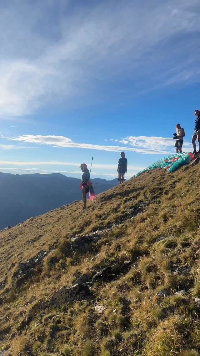 🥳 High vibes with @flysoaringspirit @joey.innes @gregorioceccoli @jamie ...