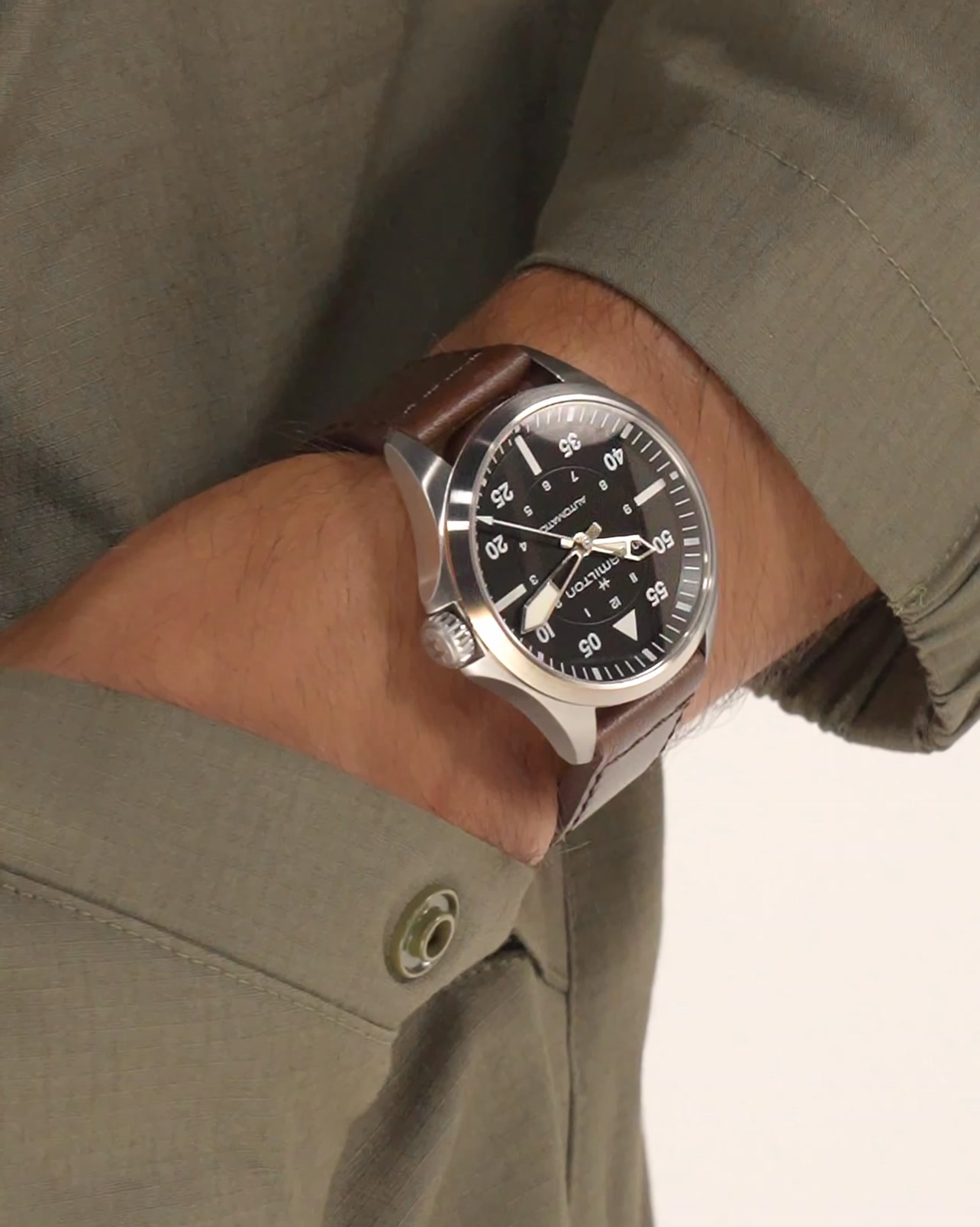Take a closer look at the Hamilton Khaki Aviation Pilot 39mm