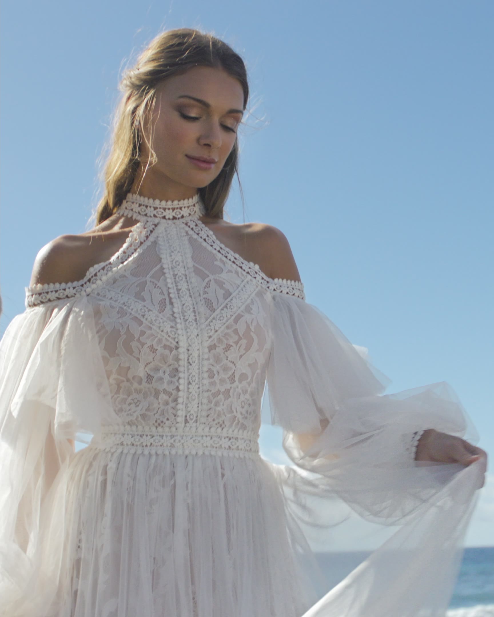 pronovias boho dress collection 2022 , An irresistible created that uses fine tulle and a variety of laces to form layered contrasts. With detachable puffed sleeves and a sensual halter neck crafted Occasion-Evening-Formal Gown Elegant Pink Bodycon Dress Size:Medium (4/6)