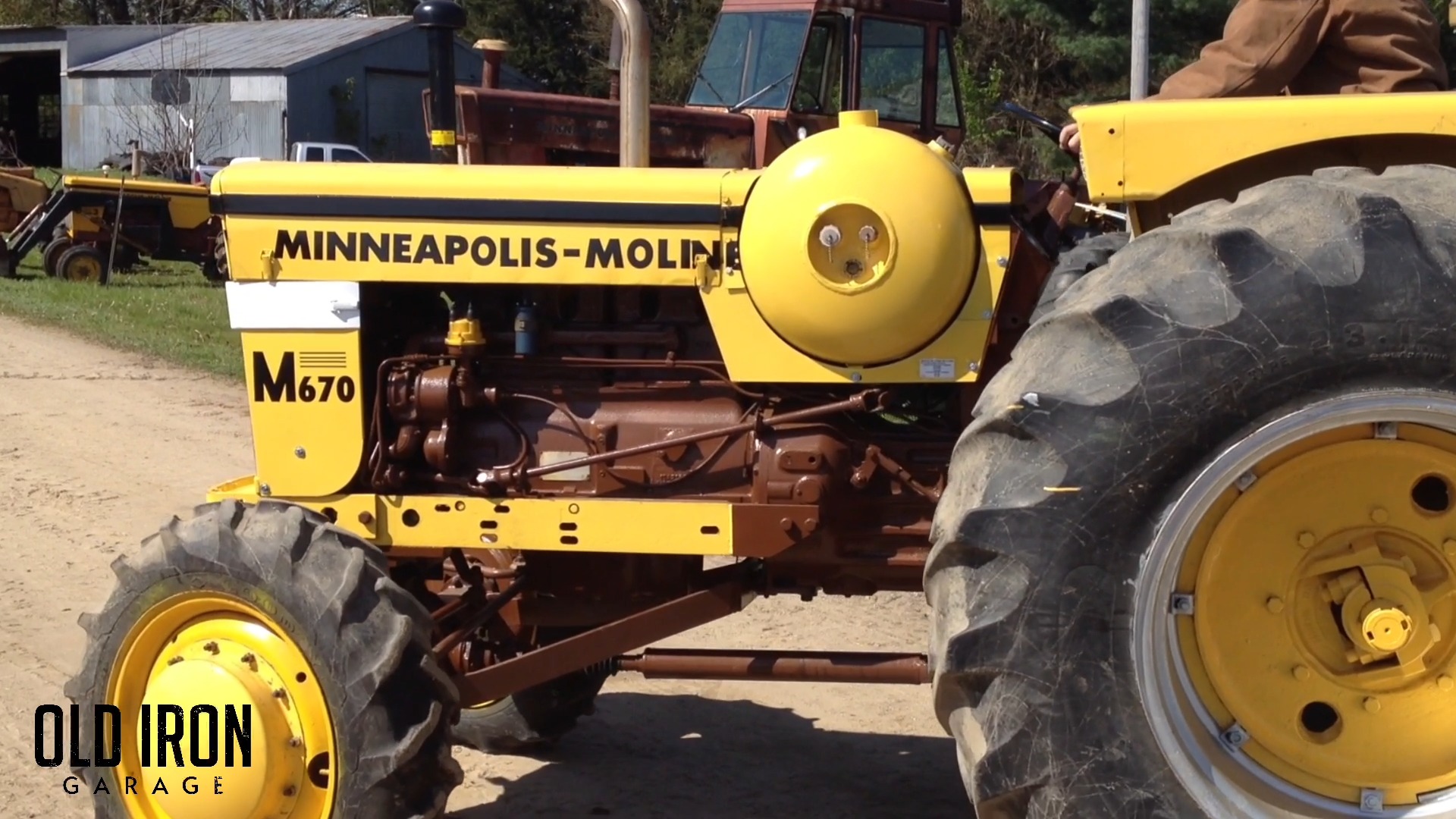 The Minneapolis Moline M670 was a row crop tractor that was produced ...