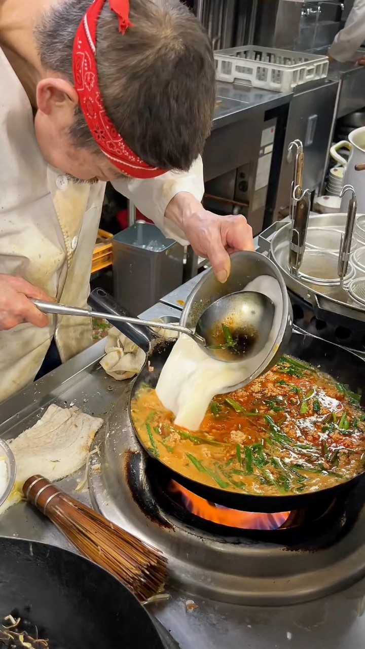 🇯🇵Soul food, this stamina ramen is made by a 74-year-old chef