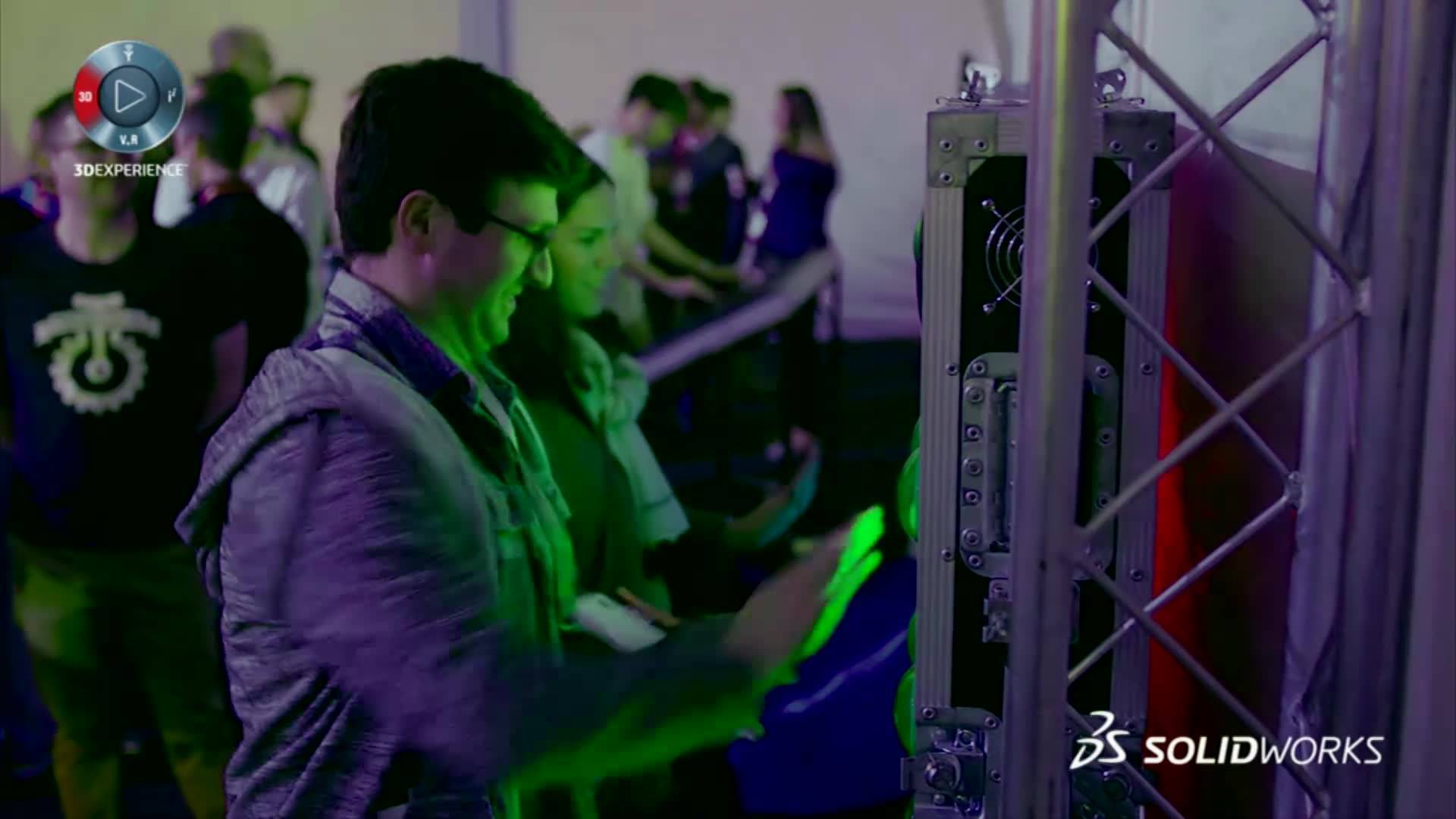 SOLIDWORKS - SOLIDWORKS World 2019: party in the front,...
