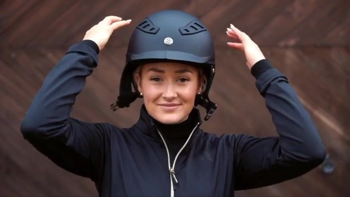 back on track bike helmet Trauma Void EQ3 Smooth Shell Thanks to its many years of presence on the market Back on Track Riding Helmet