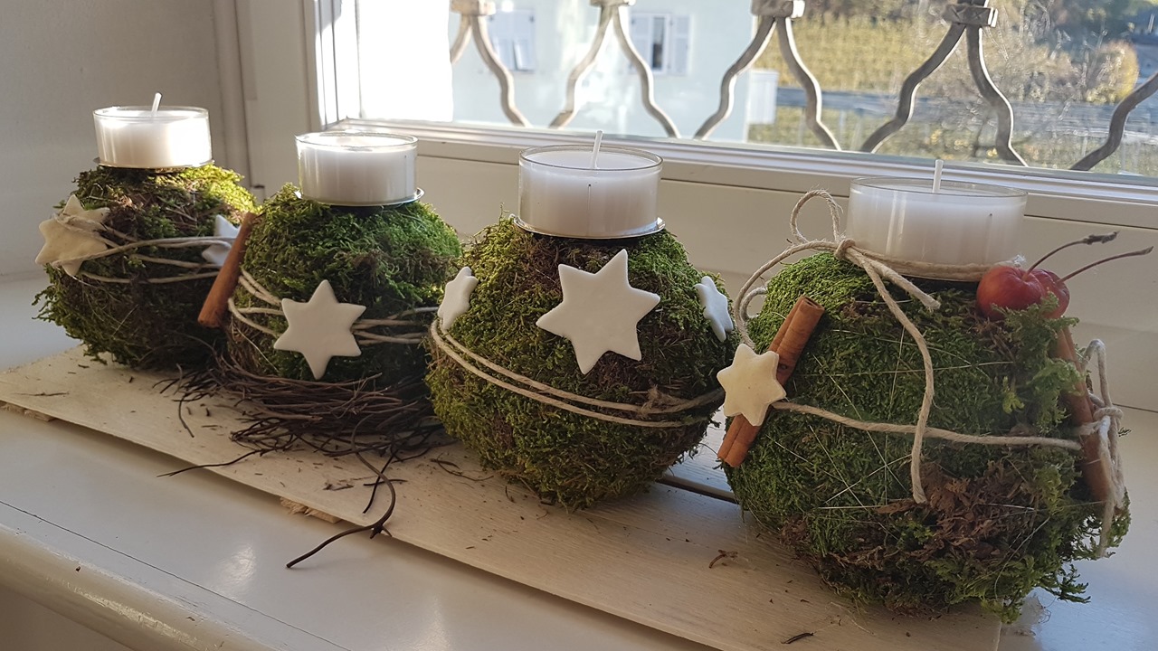 Das #Basteln und #Dekorieren mit #Moos ist einfach und passend für jede Jahreszeit, so auch für #Advent und #Weihnachten. Eine Styroporkugel oder zusammengeknülltes Zeitungspapier, in der gewünschten