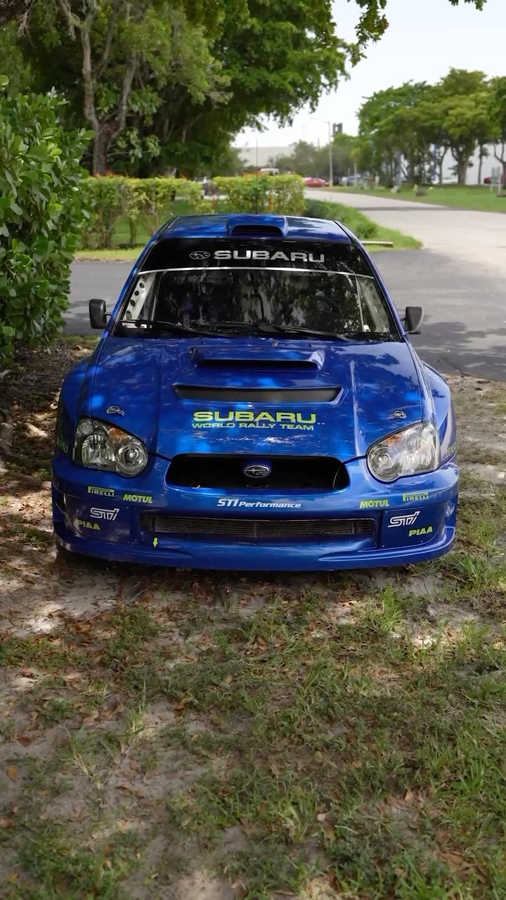 🔵 Iconic World Rally Blue paired with classic gold wheels—the