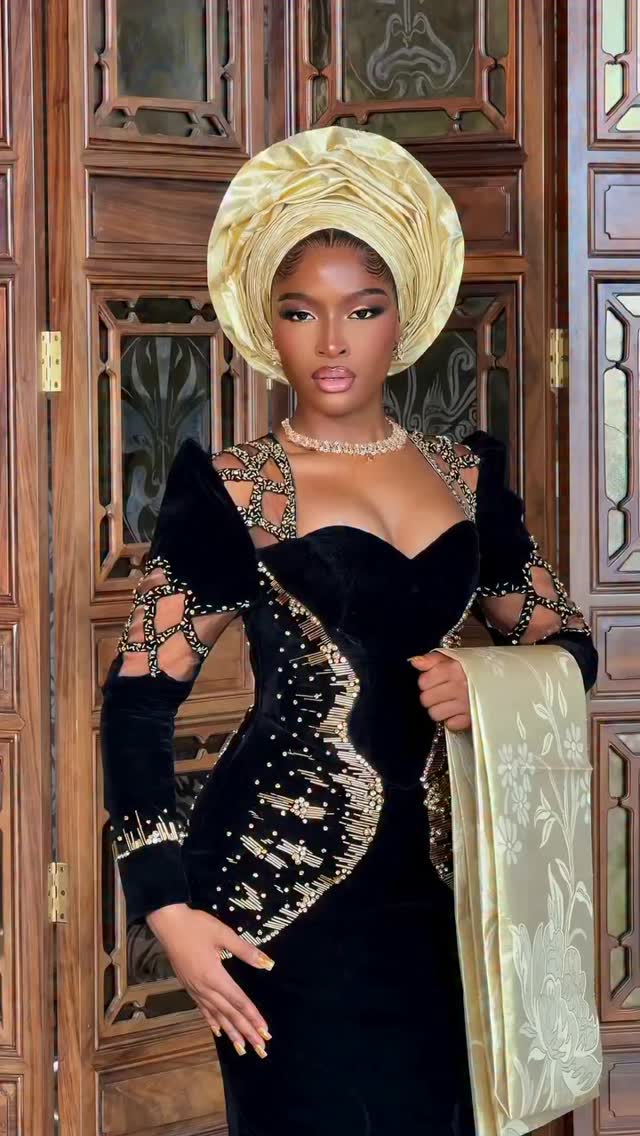 black dress gold accessories makeup The and combo is always a stunner 😍, Designer @azenath_designs, @pearlbeautye, Hairstylist @gt_hairline, Gele artist @adufegele, @tavinstoresbytiwabola, Shoe and Purse Champagne/ Gold