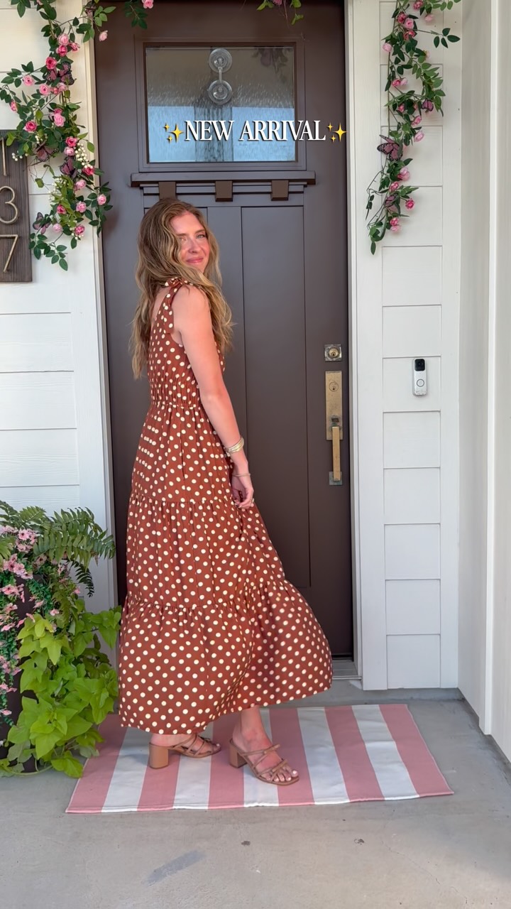 Meet the dress you’ll be reaching for all season long. 🤎✨, Timeless polka dots, a flattering flowy fit, and effortless charm that goes from brunch to date night to fall family photos. This is one of 