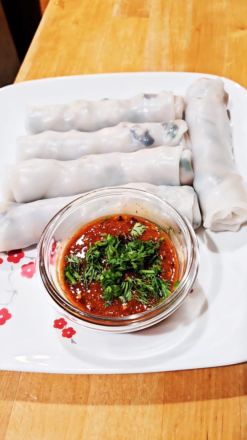 Pepper sauce for Steamed rice rolls (Fawm Kauv) 1/4c water + 1/2 tbsp ...