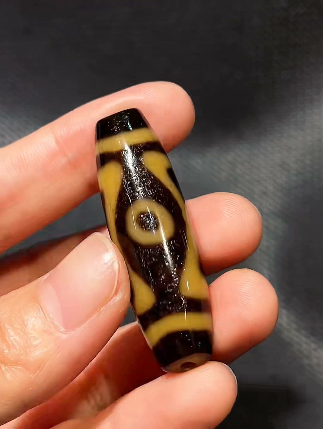 二眼福寿天珠　希少老天珠 老冯顶料，手工特殊七眼天珠，尺寸：43.3*13.1*12.3mm、品相完美