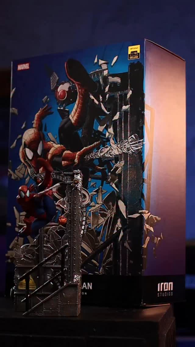 Our hero has arrived! 🕷️🕸️ The statue Statue Spider-Man