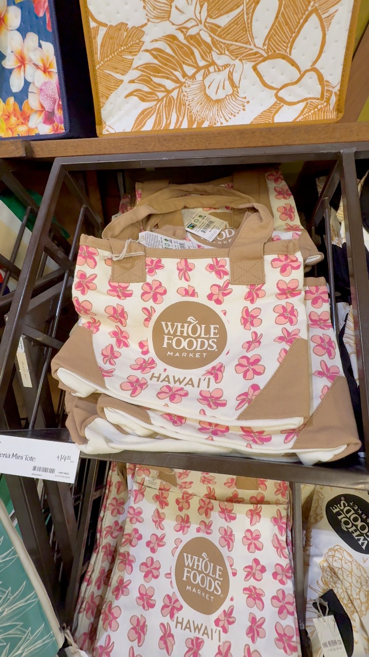 Save this for your next Hawaii trip 🌺 Whole Foods actually has