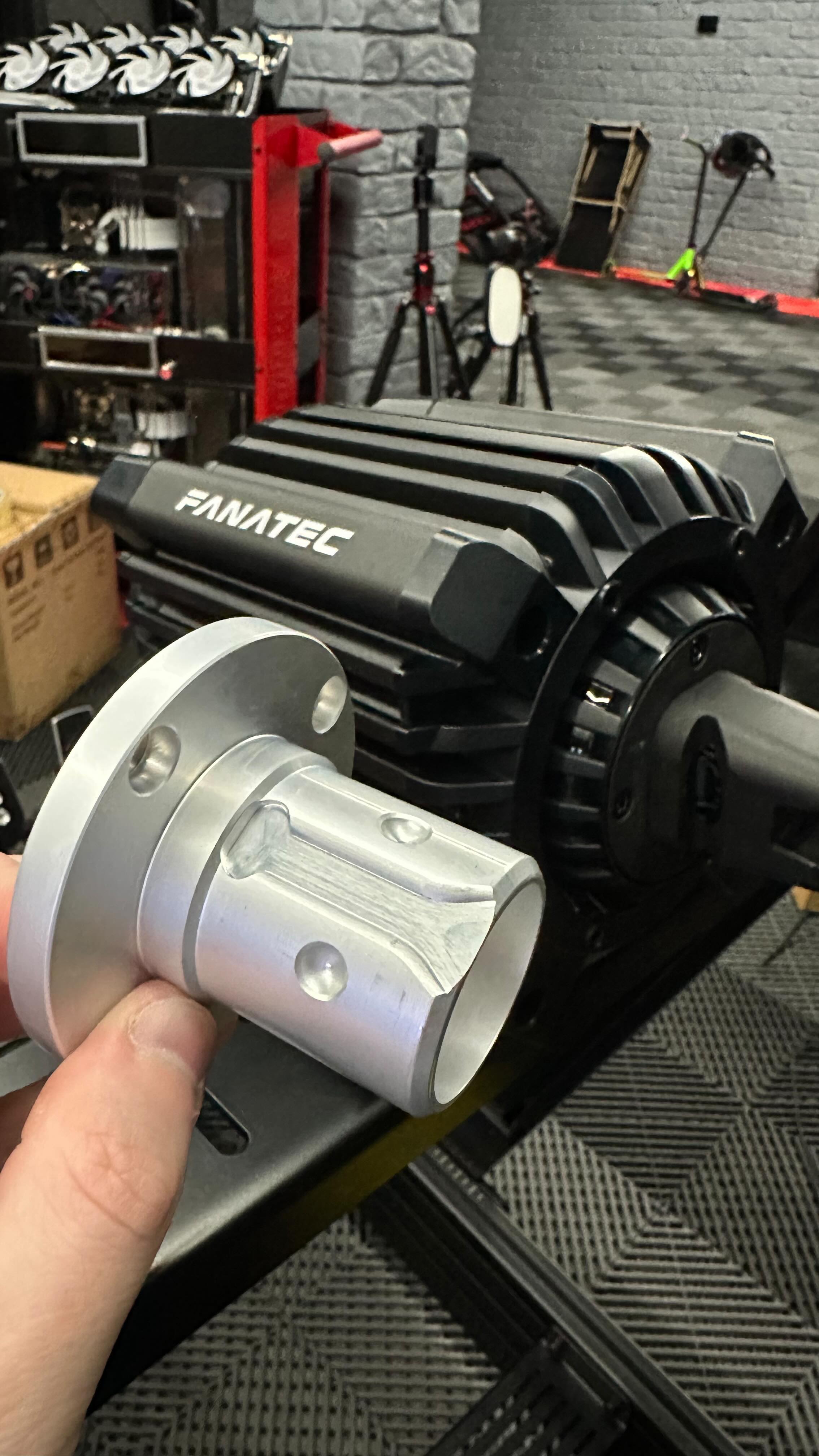 Using QR1 wheels on the new @Fanatec ClubSport DD… | Boosted Media