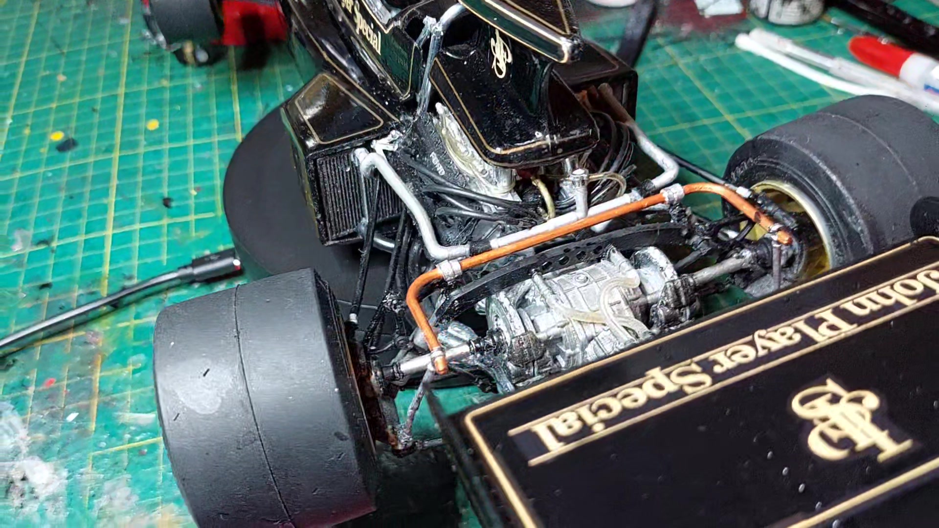 1/12 Tamiya John Player Special Lotus 72d 1972, started to add 