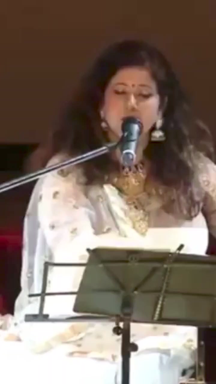 Song - Maech Karthas Dewanai Singer - Dr Deepali Wattal #viralpage2024 ...