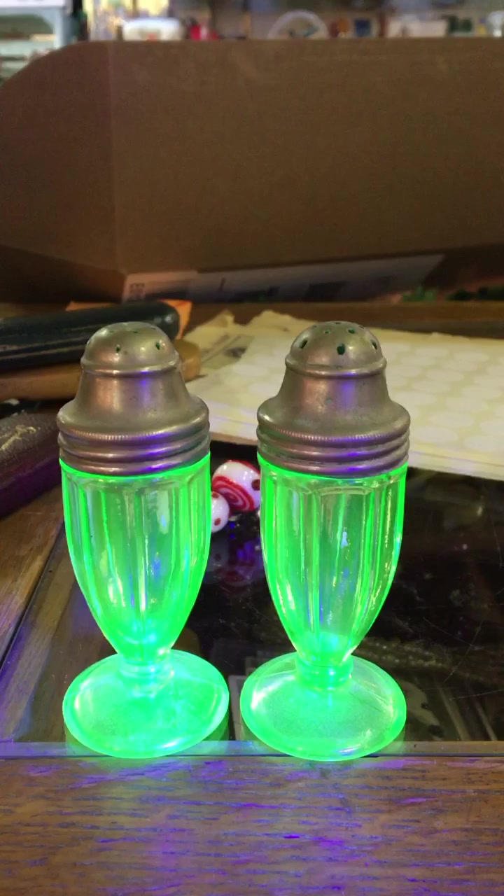SOLD 1930's Hazel Atlas green Ribbon pattern salt & pepper shakers