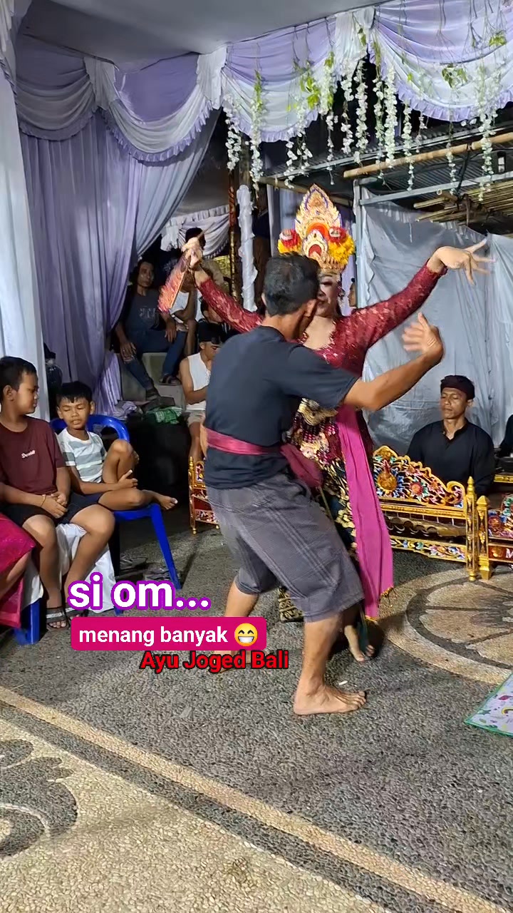 si om menang banyak🤣 #jogedviral #viral #penariviral #hiburan #budaya # ...