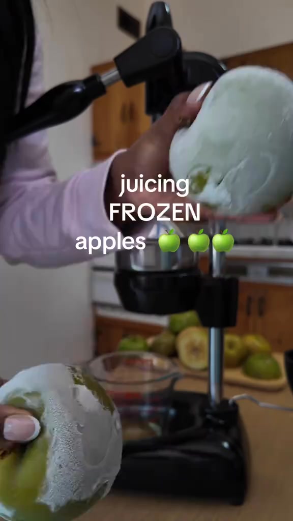 Juicing frozen green apples 🍏 . . . #juicing #castironjuicer #apple # ...