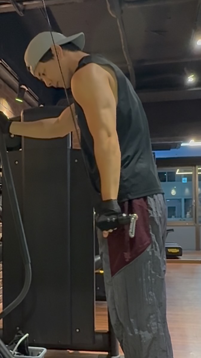 鶴見 辰吾 筋肉