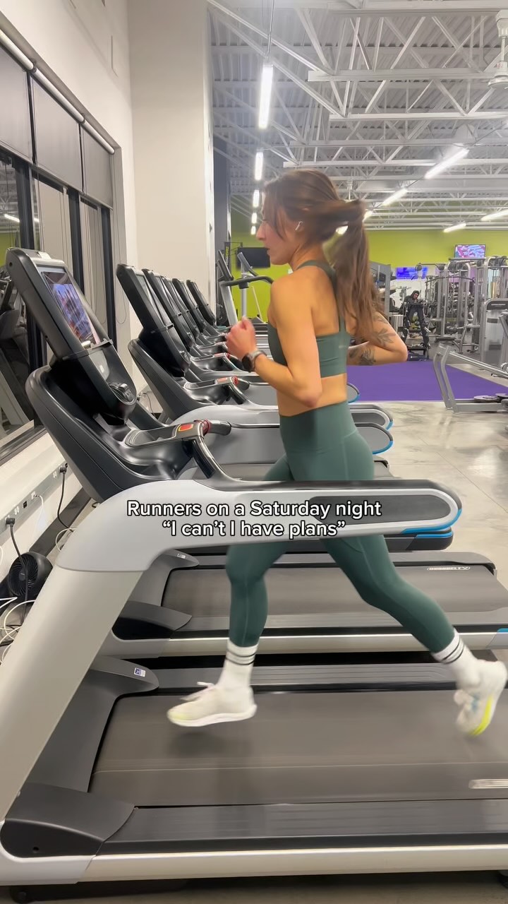 another rowdy Saturday night 💪🏽🥴😭 Marathon training can get lonely ...