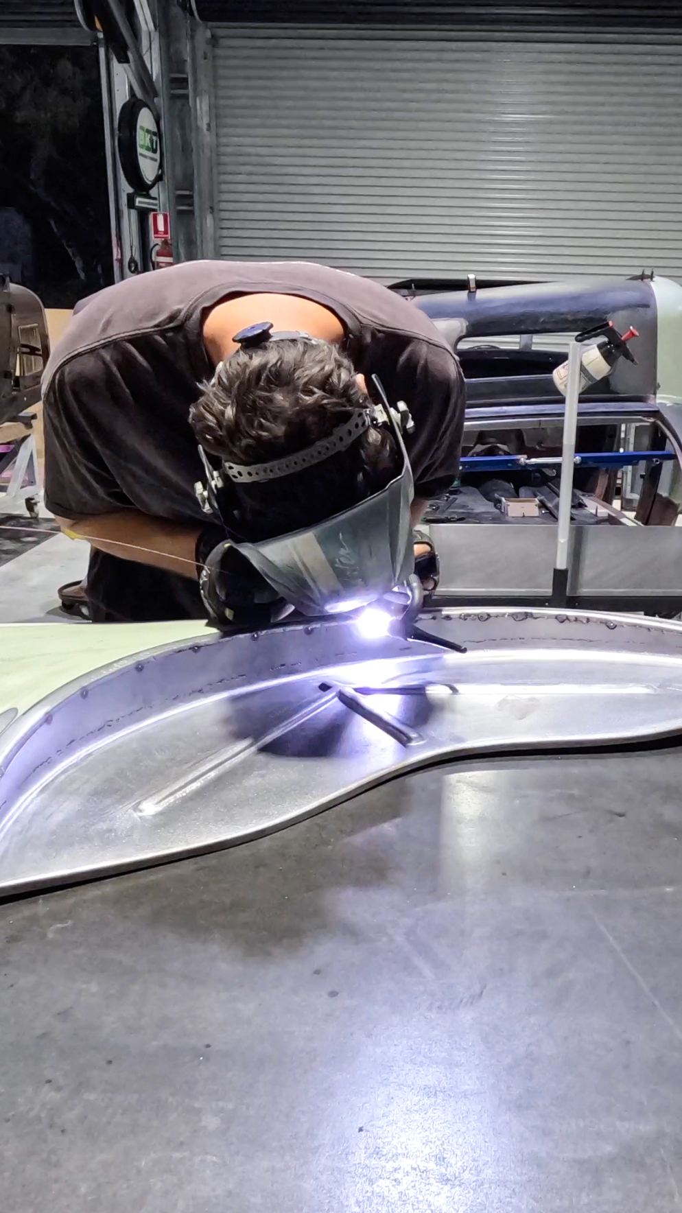 Struggling to weld thin sheet metal without warping or burn through? 🤔⬇ ...