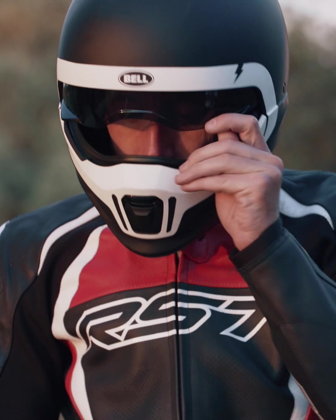 cheap dot approved icon helmets Airform MIPS Counterstrike Motorcycle Helmet & Visor Icon Airflite looks A Decathlon Icon Ultraflite Carbon Helmet Color:DriedVanilla
