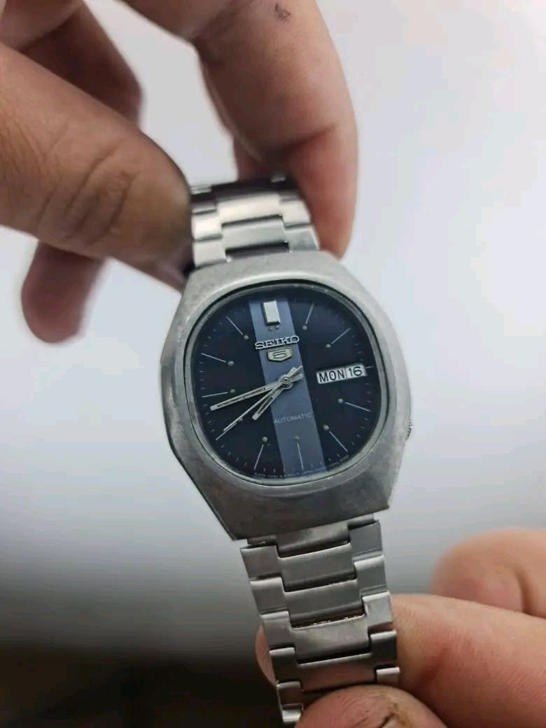 Vintage 1970s Seiko 5 Sports 6319-8070 watch