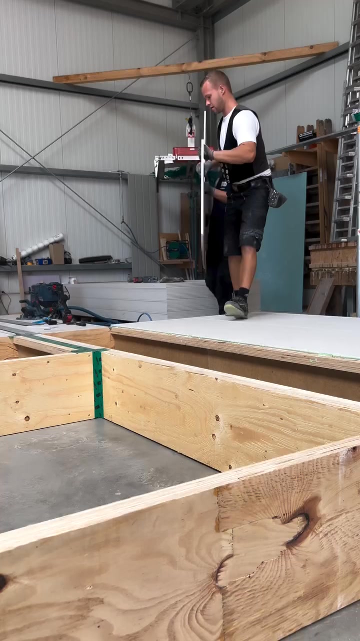 Exploring the beauty of craftsmanship with this sturdy piece of wood ...