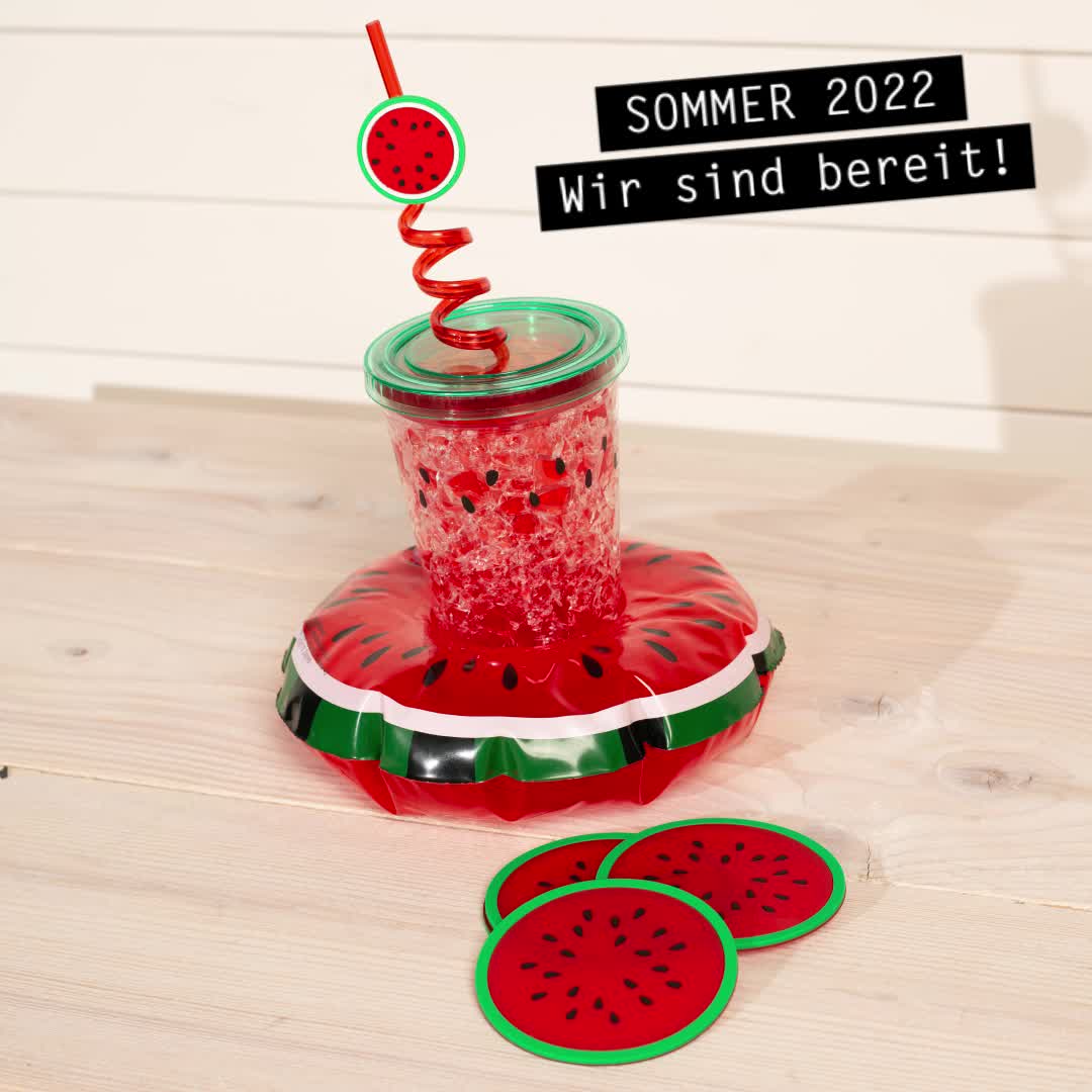 Wir freuen uns auf den Sommer 🍉 Wie stimmst Du Dich auf den Sommer ein?, PS: Auch den Strohhalm, den Becher und die Untersetzer bekommt ihr bei TEDi 💛, #tedi #tedideutschland #alltagshelfer #summer