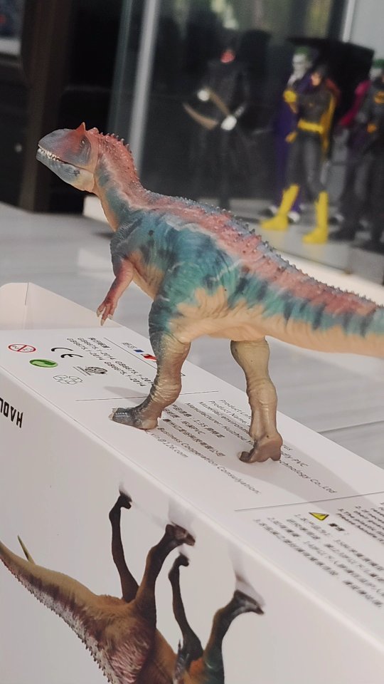 THE ATOMIC ALLOSAURUS HAS MADE LANDFALL IN THE US! Today we have a
