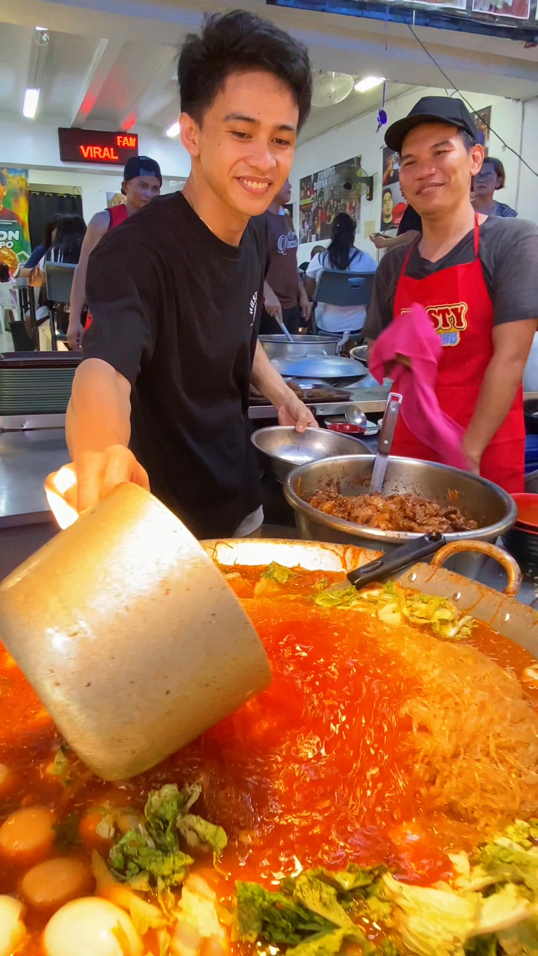 Pinaka mabilis magsandok #foodlover #foodreels #fypシ #streetfood # ...