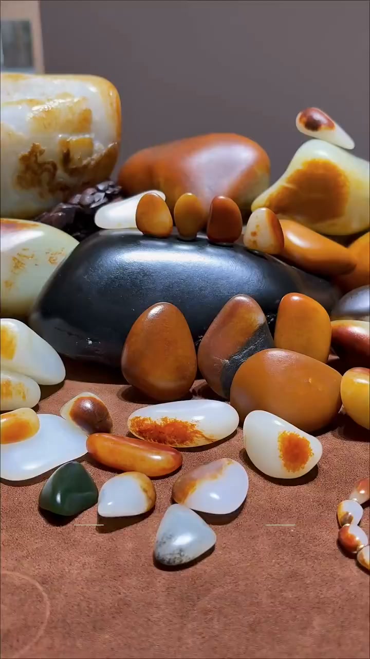 旧藏超大满工錾刻唐代酒杯，纯铜鎏金工艺精湛图案清晰。重量：1173克