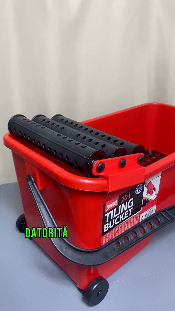 Set pentru aplicat si spalat chitul de rosturi 👷‍♀️🧽Produsul este ...