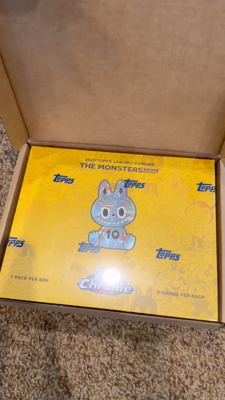 Opening the new Topps The Monsters 10th Anniversary Labubu trading