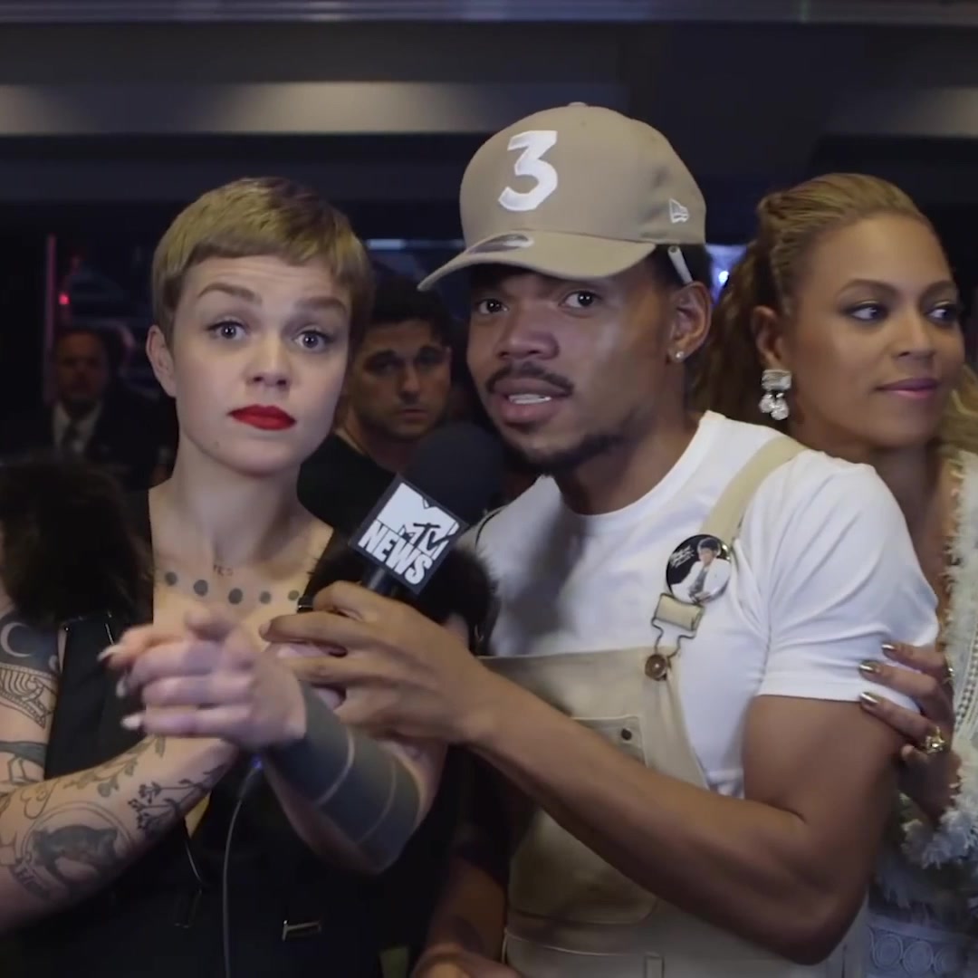 the time Beyoncé surprised Chance during his VMAs interview | Pigeons ...
