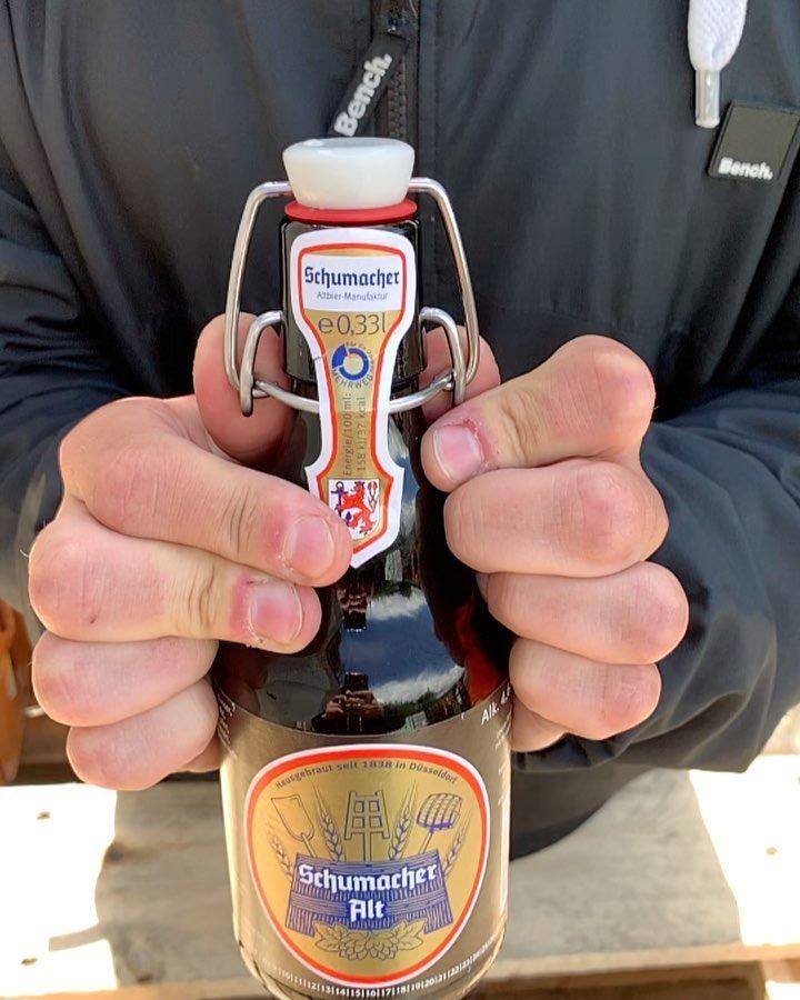 ❤️💪 Für Lokalpatrioten 💪❤️., Lass ploppen Düsseldorf!, Wahnsinn -Schumacher Alt gibt es ab sofort in der 0,33l Flasche., Bei uns auch gekühlt vorrätig ❄️., 100 % Düsseldorf / 100 % Tradition , Ab