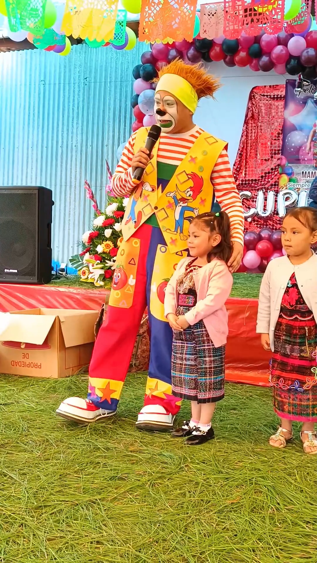 Chiquita pero lista y no quiere al payaso 😆 como su papá | Rabanito y ...