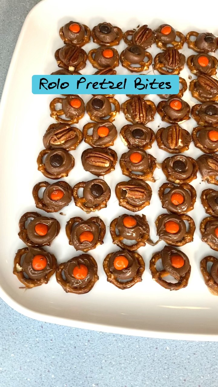 Rolo Pretzel Bites Recipe This is a MUST HAVE recipe at your holiday ...