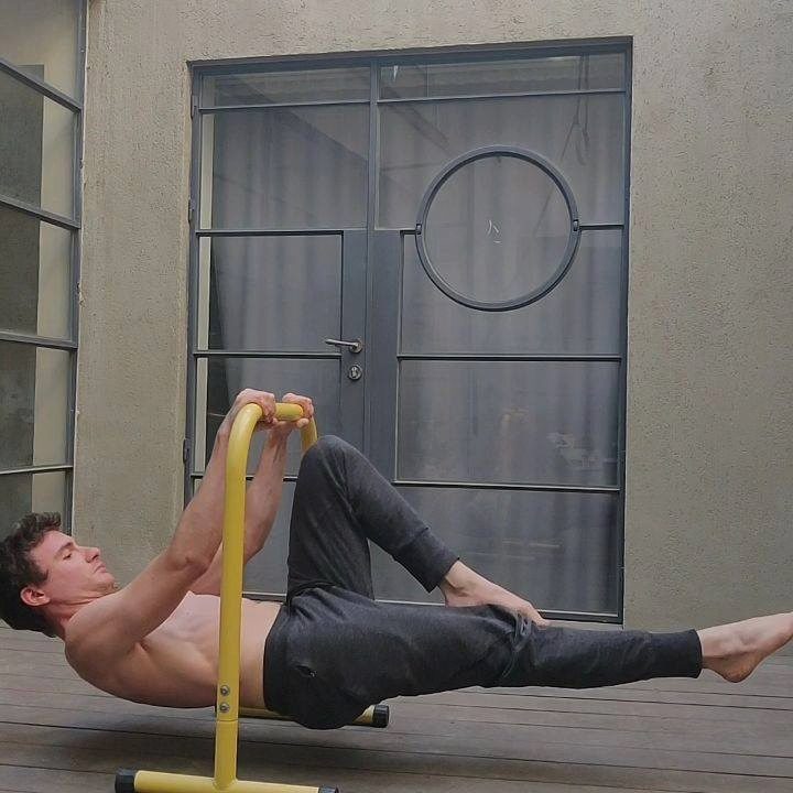One leg straight one leg adv. tuck front lever rows from today ...