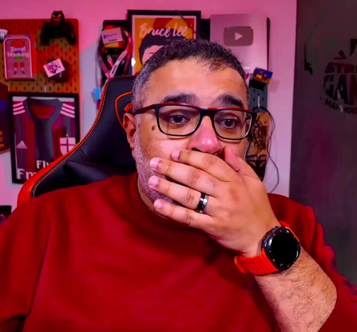 خد الكومودينو وطار 😆😆 | StreamGamed - ستريم جامد | Facebook