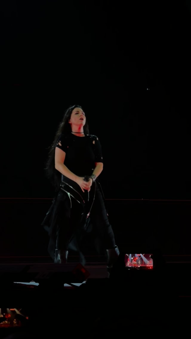 Evanescence brought Bristow to life tonight 🖤🌟Thank you for