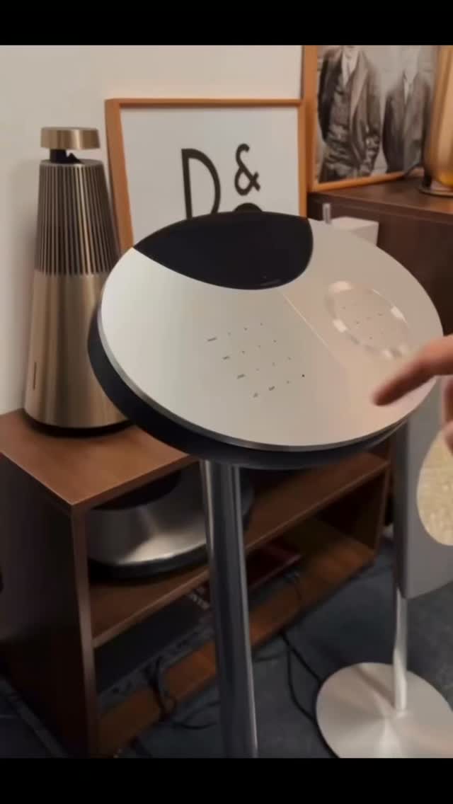 バング&オルフセン BeoCenter 2BeoLab 8000Beo 4 The BeoCenter 2 perfectly reflects Bang & Olufsen's approach in