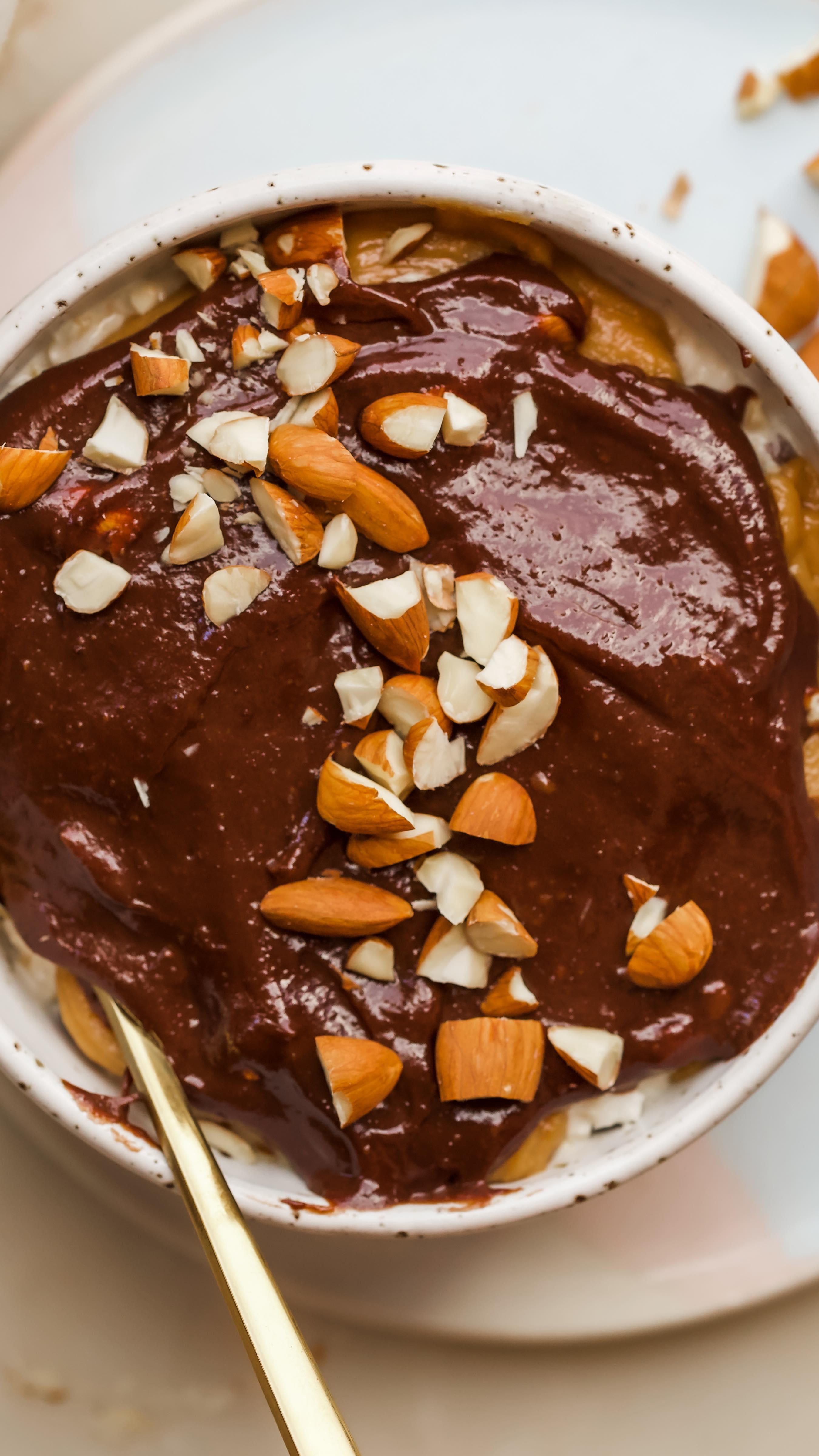 It’s not too late to prep these snickers overnights oats for tomorrow ...