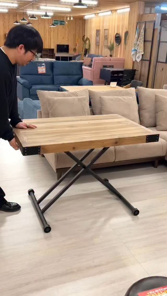 門真店】 古材 × 黒スチールがカッコイイこのテーブル。 大人気の理由