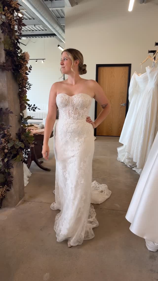 used wedding dresses green bay wi Lightweight. Effortless. Bridal. 🤍, Here are our top picks for your perfect backyard wedding. From our off-the-rack collection, these gowns are easy to manage, yet still effortlessly gorgeous for the comb: Clothing - 5 Dresses-Sale