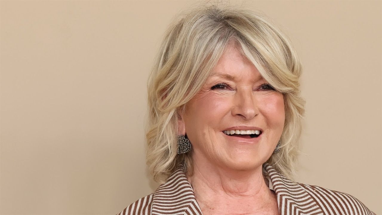 Martha Stewart showed off her brand new rose gold hair