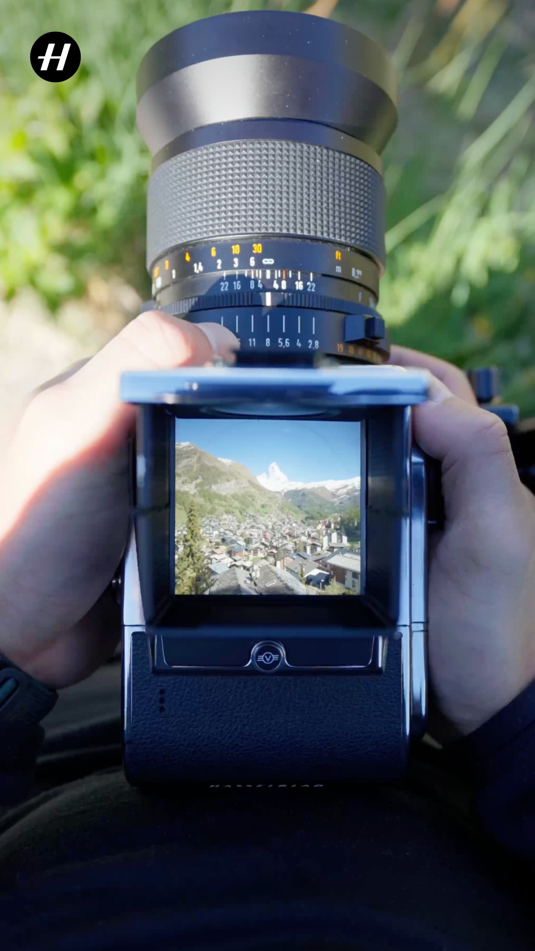 The Hasselblad CFV-50c digital back made it possible for wedding