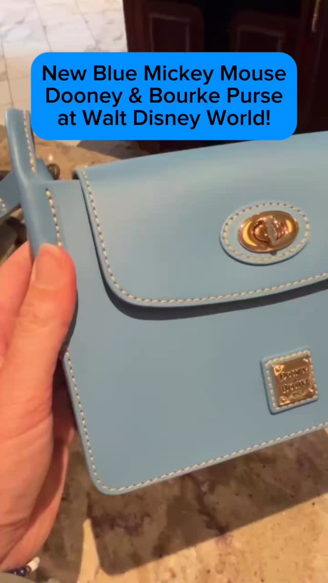 ディズニーコラボDooney & Bourke × Walt Dショルダーバッグ Walt Disney World has a new blue Dooney & Bourke crossbody purse