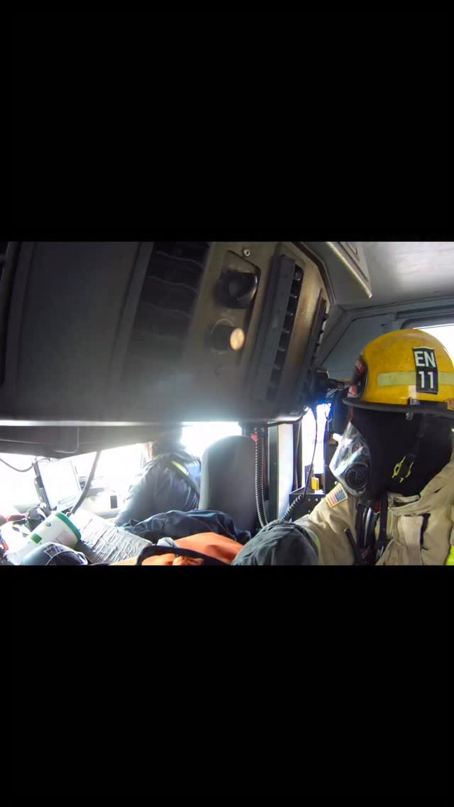 Engine 11 conducting a VEIS (Vent Enter Isolate Search) at an apartment ...