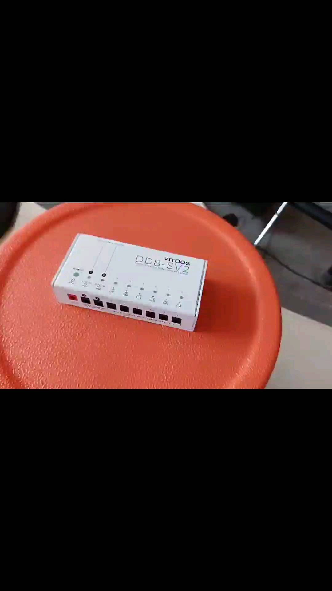 8 isolated outputs, one heck of a power supply. Vitoos' DD8-SV2